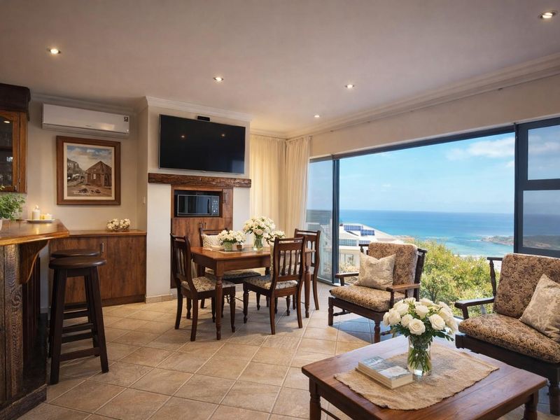 Three Storey House 4 Bedrooms with Uninterrupted Sea View in Dana bay - Photo 6