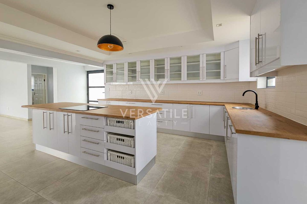 Brand New Modern Home in Mile 4, Swakopmund - Photo 4