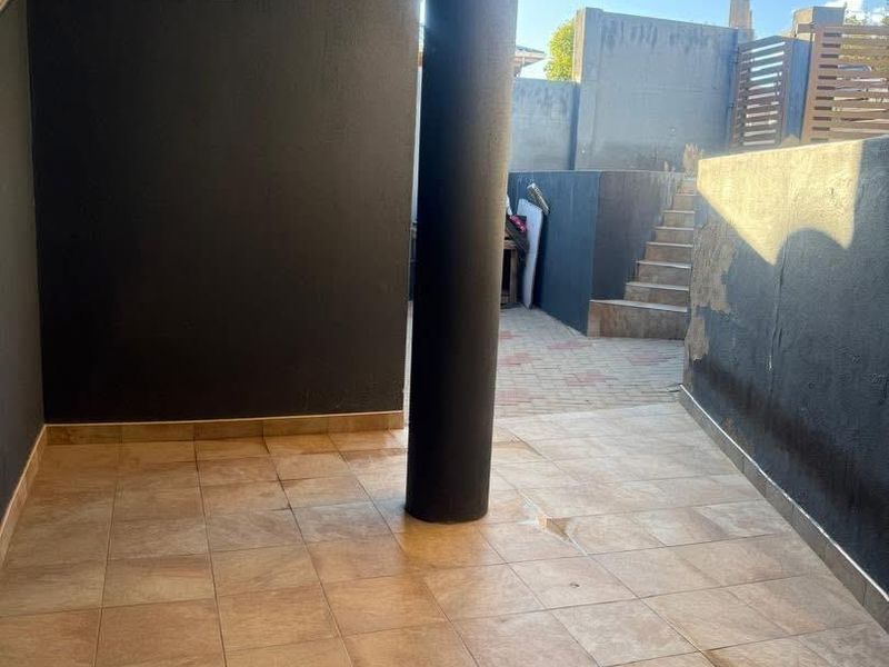Freestanding house for sale in Dorado Park - Photo 9