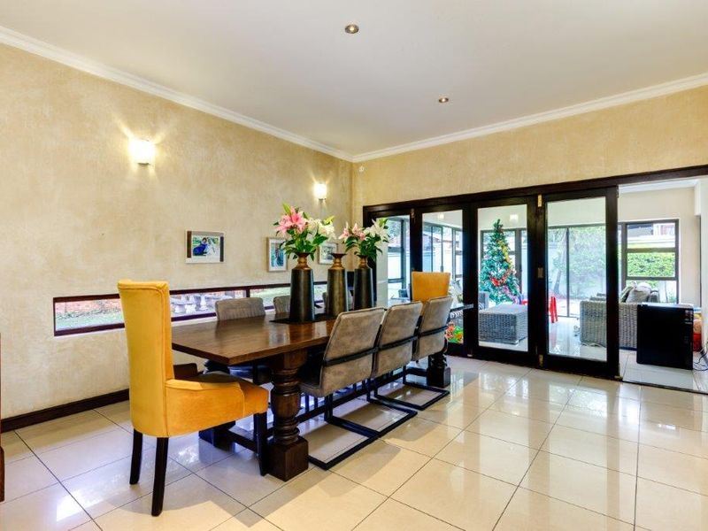 EXCLUSIVE TO THE MARKET | PRESTIGIOUS KYALAMI CREST ESTATE  Luxury 4-Bedroom, 3-Bathroom Double-Storey Residence | Available Immediately!! - Photo 10