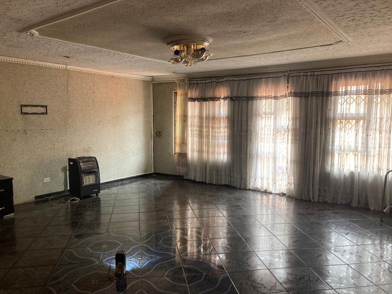 House for sale in Protea Glen ext11 - Photo 5