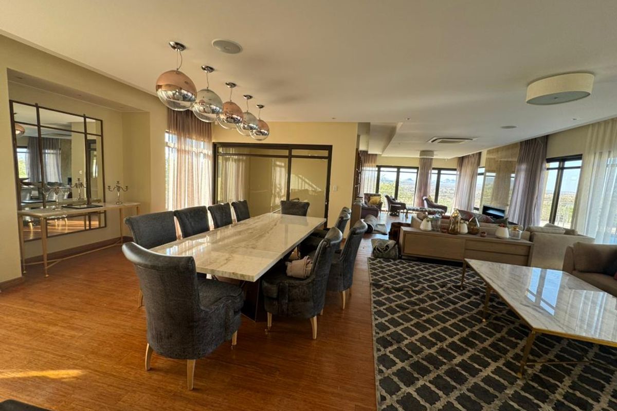 LUXE LIVING LIFE - Photo 2