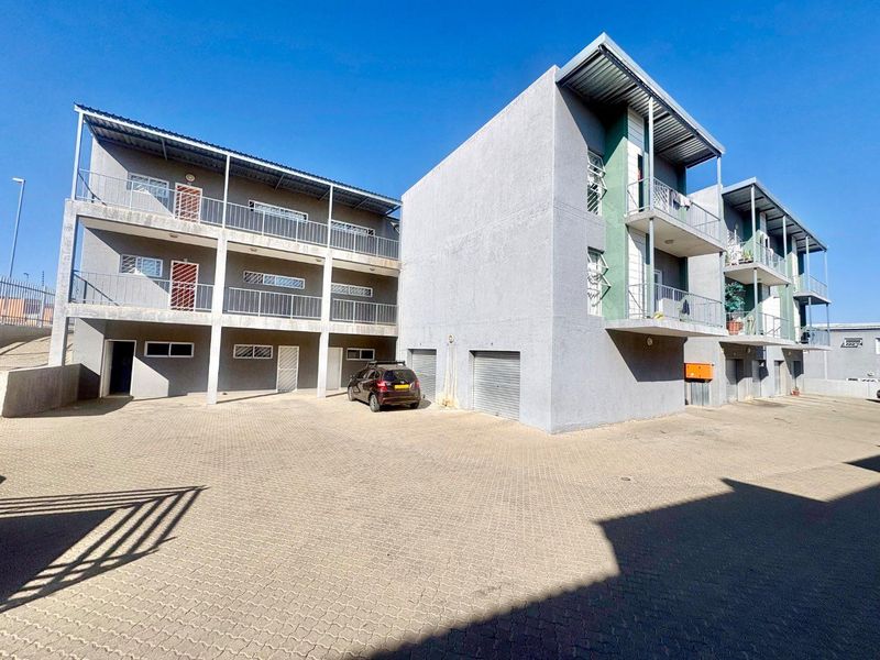 2 Bedrooms Apartment For Sale in Rocky Crest - Photo 2