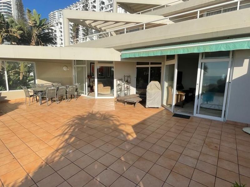 A Stunning Apartment With Modern Finishes In An Exclusive Apartment Block Right On Umhlanga's Frontline!!! - Photo 9