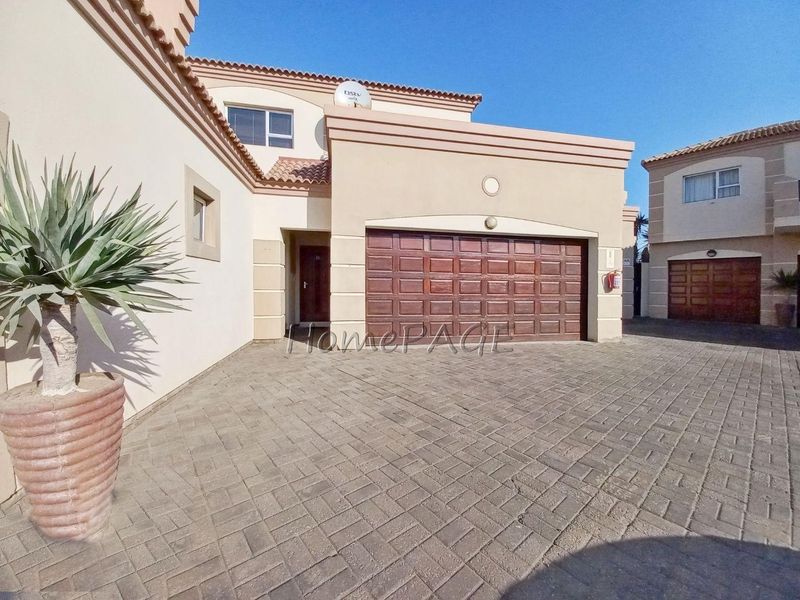 Central, Walvis Bay:  3 Bedr Duplex Unit is for Sale - Photo 2