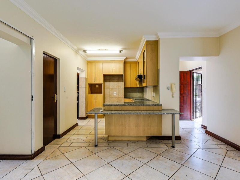 4 Bedroom For Sale , - Photo 9