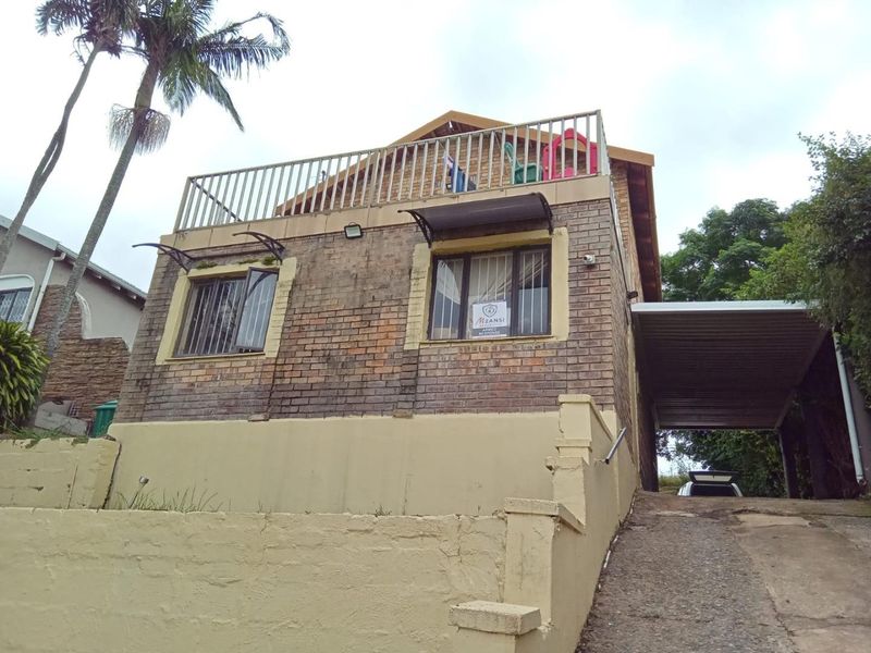 Charming Havenside Home: Potential, Space, and Security - Photo 2