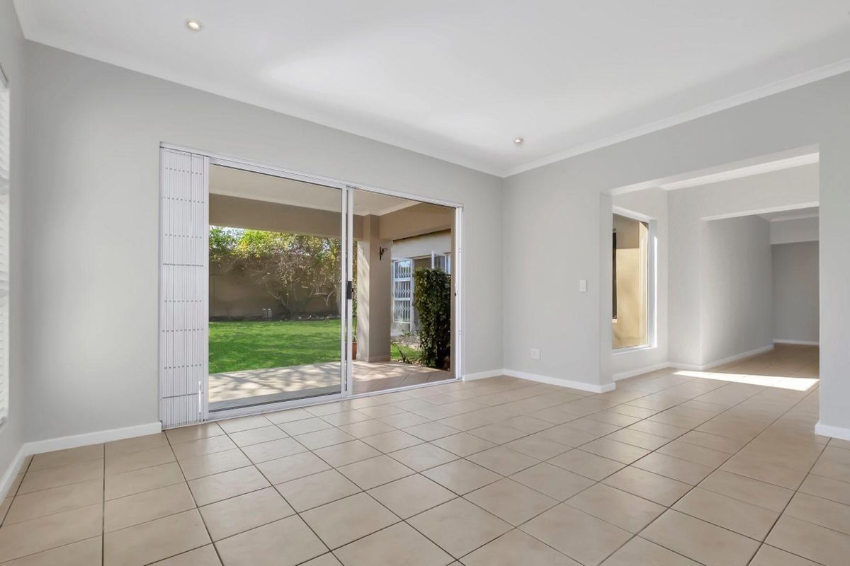 3 BEDROOM HOUSE FOR RENT IN CEDAR LAKES - Photo 5