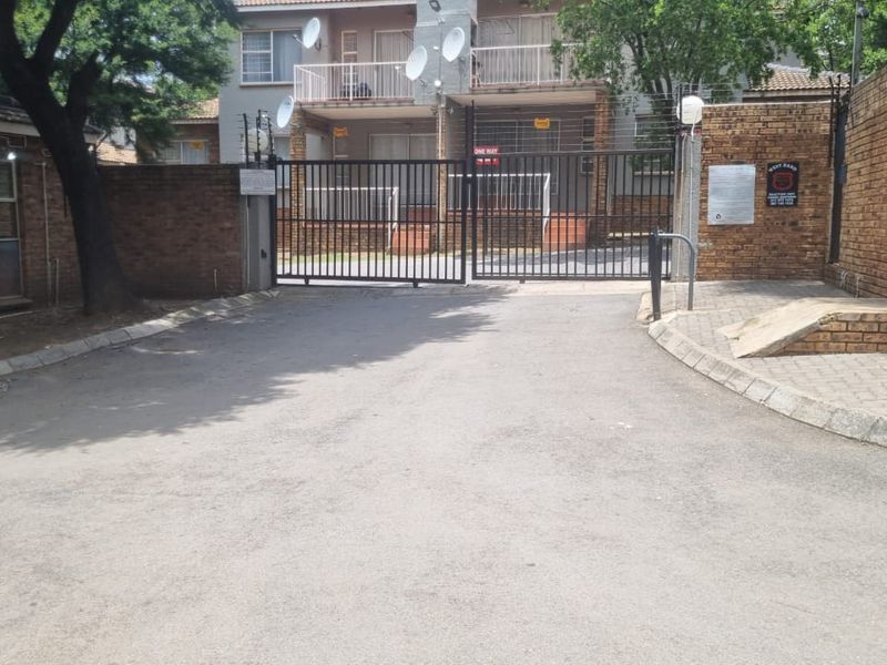 All costs included. The price you see is the price you pay!!!A perfect ground floor unit awaits you !!! - Photo 2