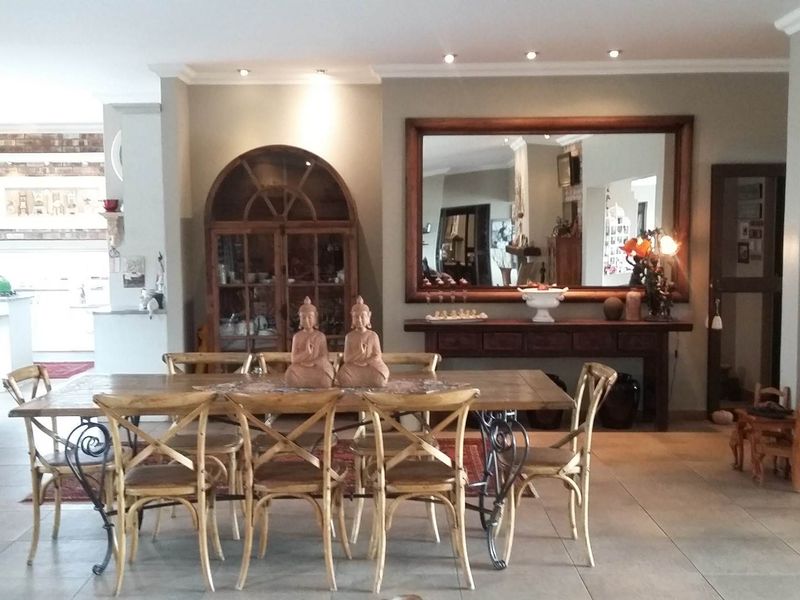 AMAZING HOME ON ONE LEVEL plus 2 Bedroom Flat N$6 800 000 mm - Photo 3