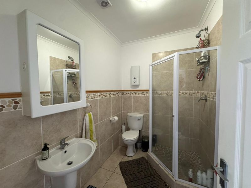 Top floor apartment in Royal Ascot - Photo 9