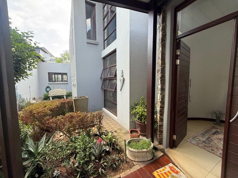 The Ultimate Luxury Family Home with Breathtaking views & Solar Power - Photo 7