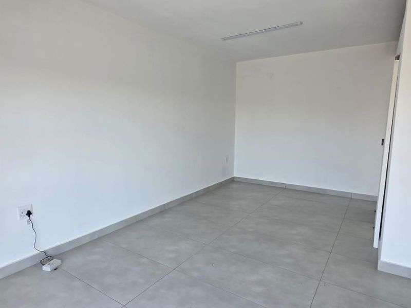 Commercial Property to Rent - Photo 3