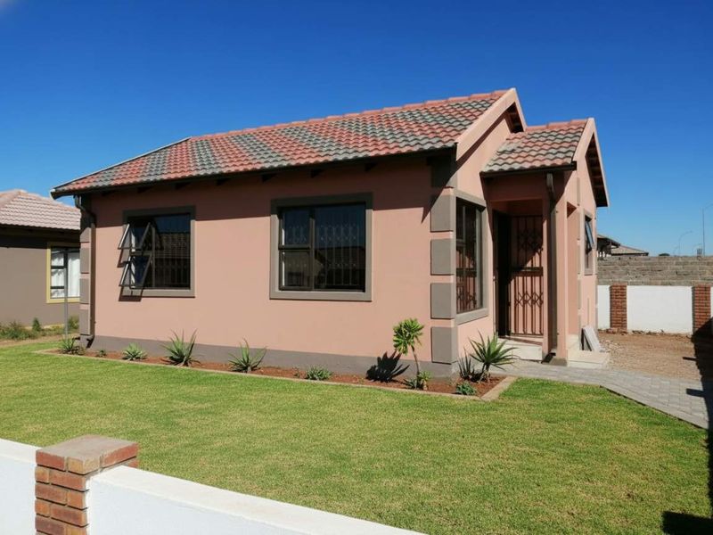 NEW DEVELOPMENT, ALL COSTS INCLUDED, FULL TITLE STANDS. NO DEPOSITS / 100% BONDS (dependent on client profile) - Photo 3