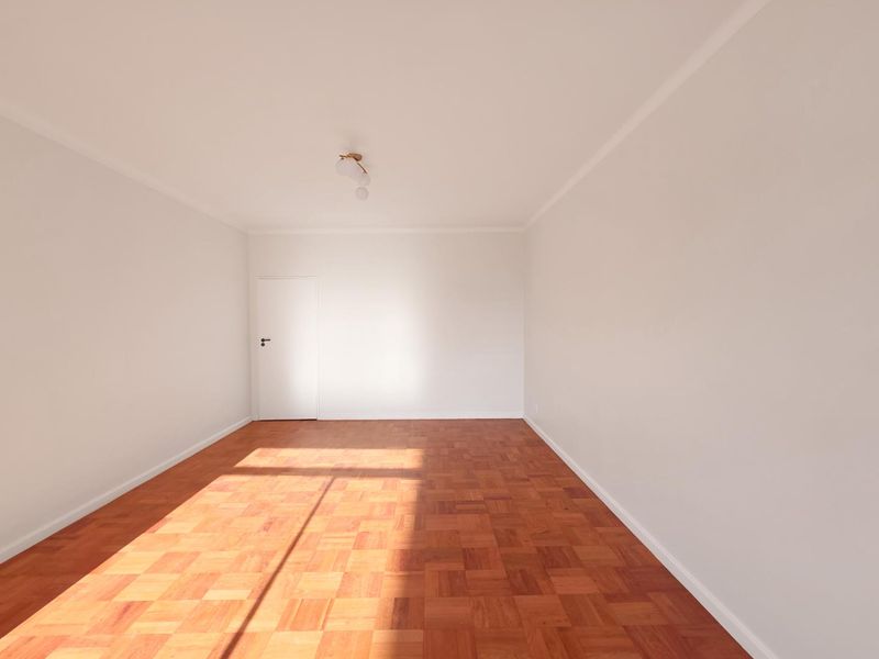 Unfurnished and Immediately available in Sea Point - Photo 9