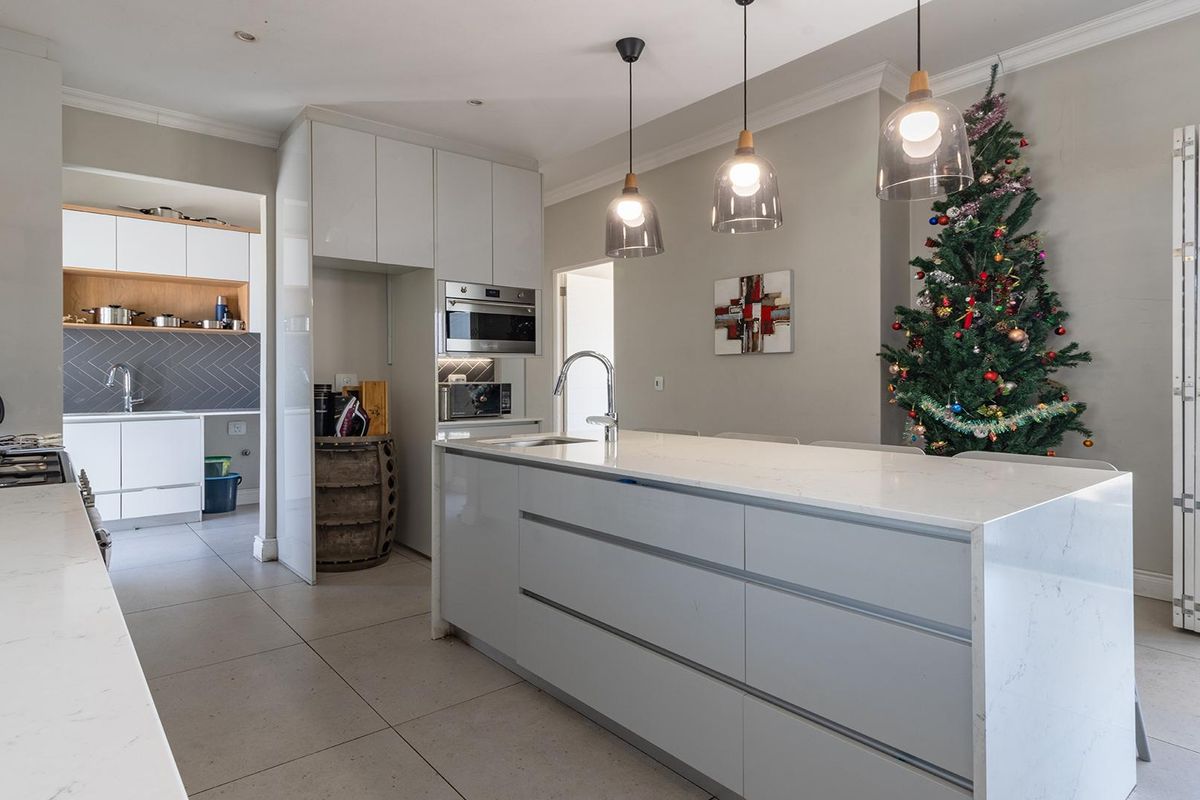 BEAUTIFUL Family home situated in Sitari Country Estate For Sale - Photo 4