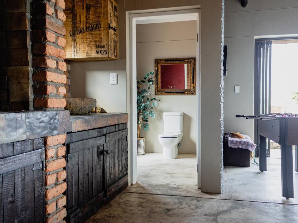 Entertainment area with BBQ area and guest WC