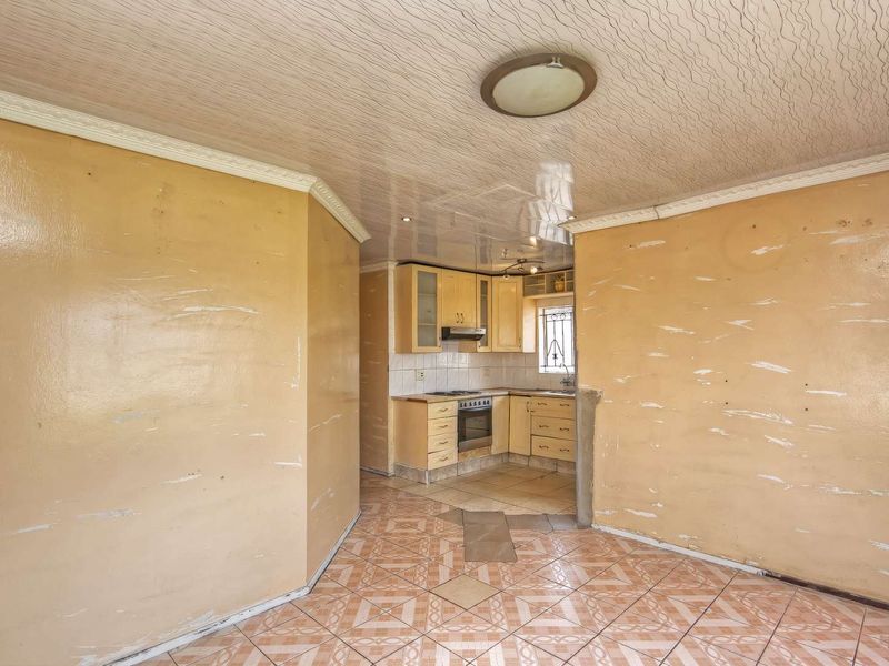 Charming Family Home for Sale in Kagiso Ext 8 - Photo 3