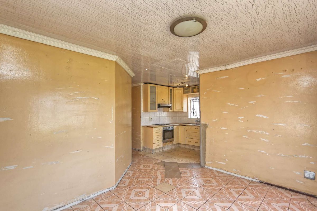 Charming Family Home for Sale in Kagiso Ext 8 - Photo 3