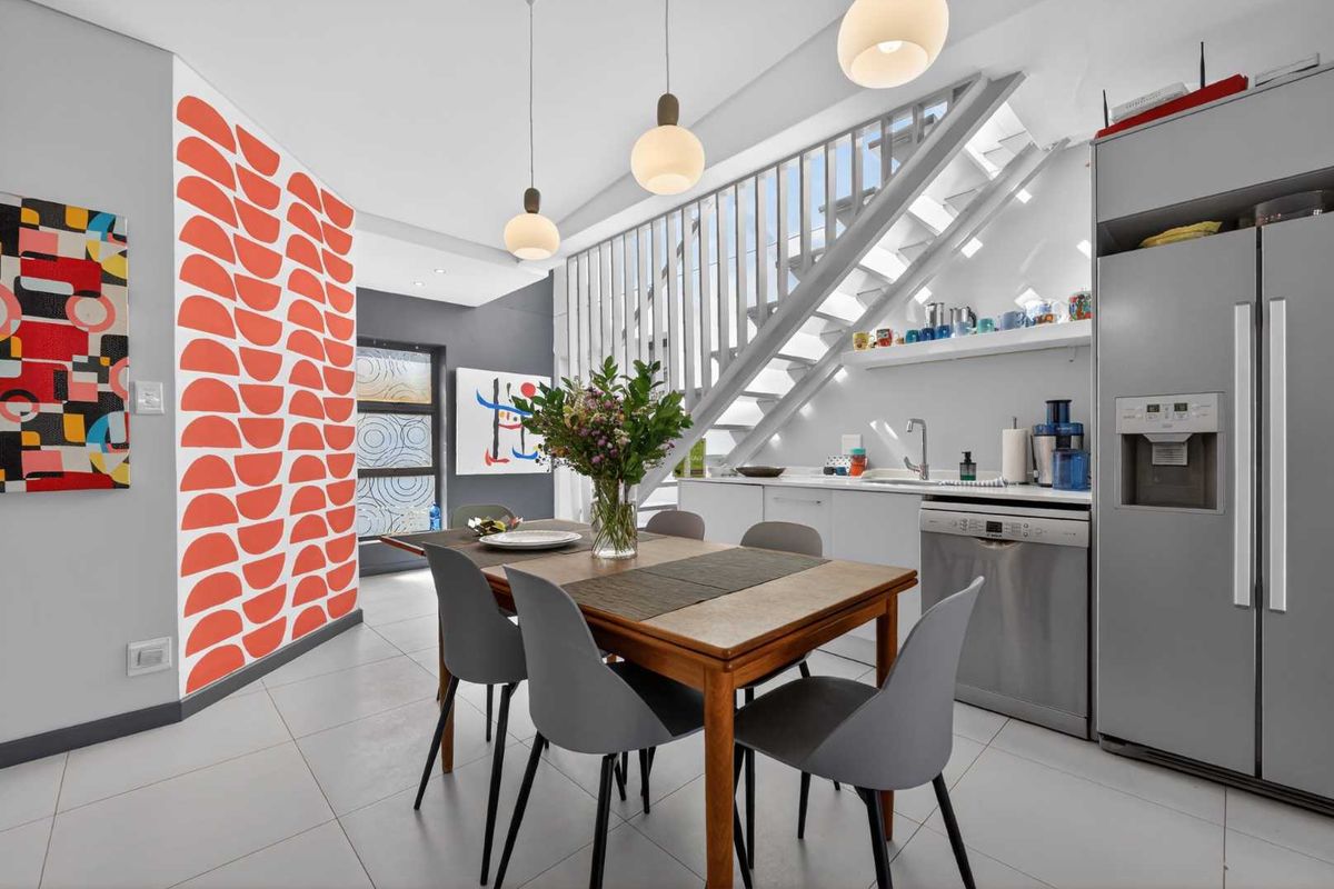 Prime Location & Stunning Views - A tranquil Oasis in Green Point Awaits! - Photo 5