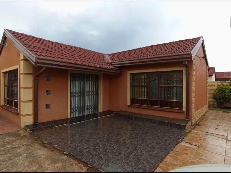 Smart property for sale. - Photo 1