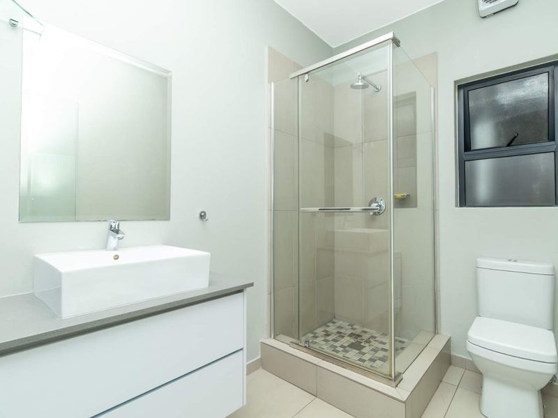 A MODERN APARTMENT AWAITS YOU - Photo 9