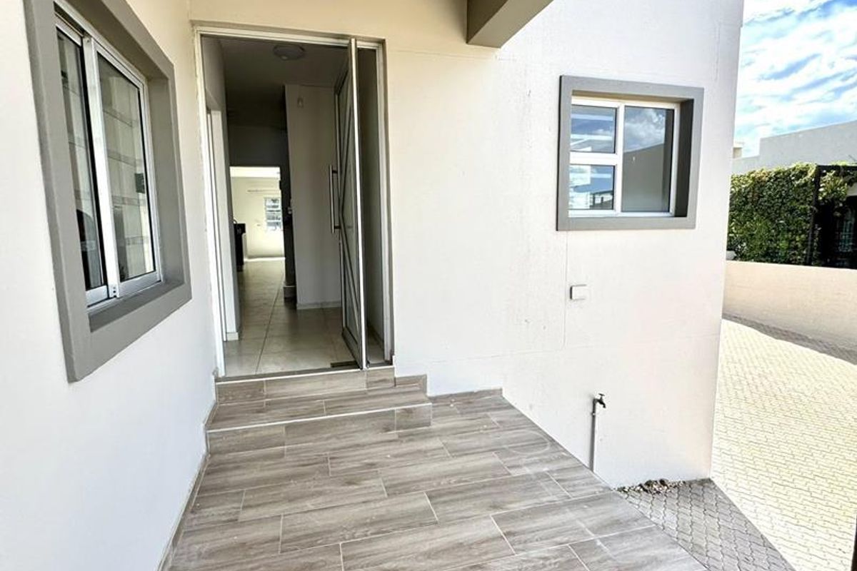 4 Bedroom House For Sale - Photo 5