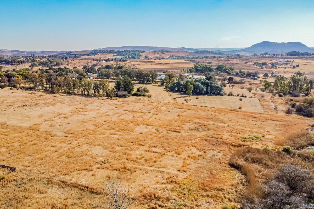 Escape to the Countryside with City Convenience! - Photo 5