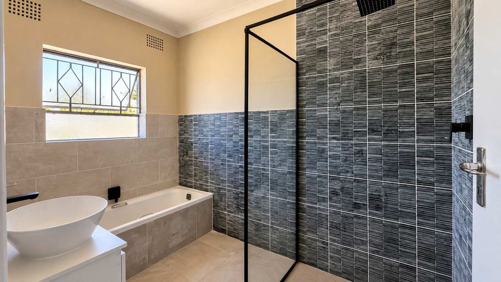 Newly renovated family bathroom 