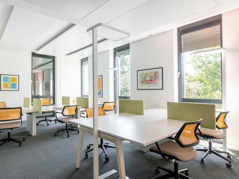 Flexible workspace in Regus Eastlands Office Park - Photo 8