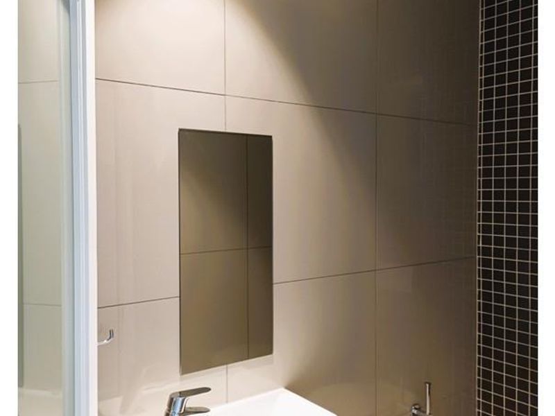 “Urban Elegance in the Heart of the City” - Photo 4