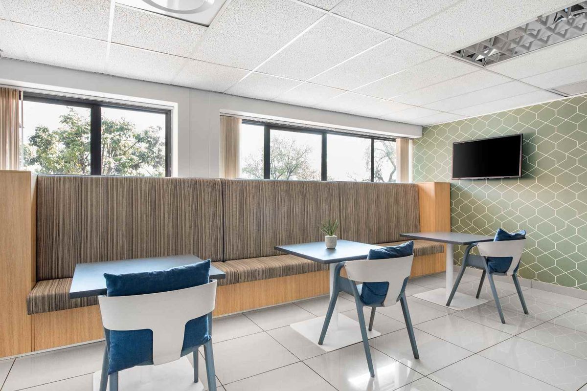 Private office space tailored to your business’ unique needs in Regus Eastrand Bedfordview - Photo 4