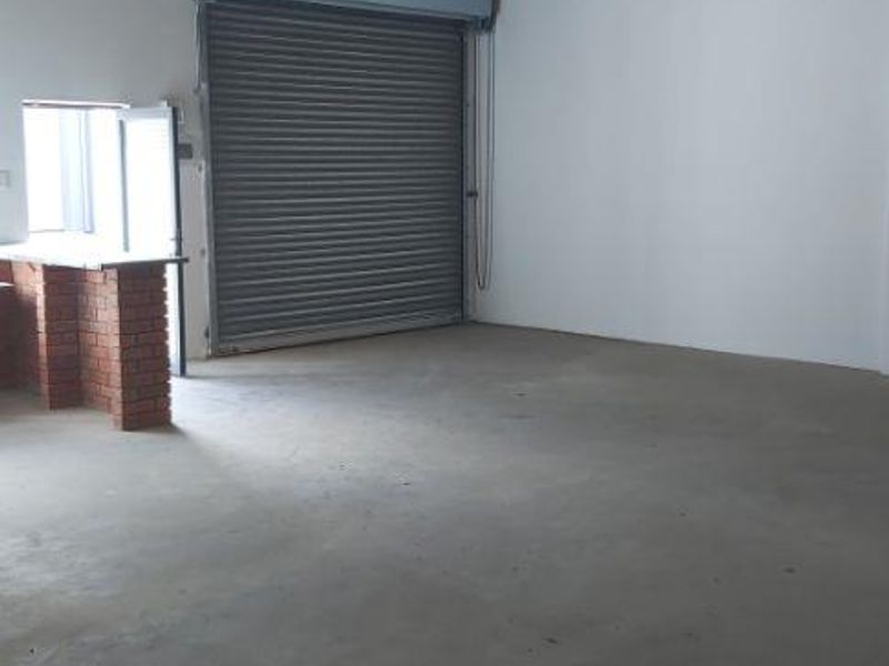 Workshop/ mini warehouse/ Distribution unit to let in Fairview. - Photo 7