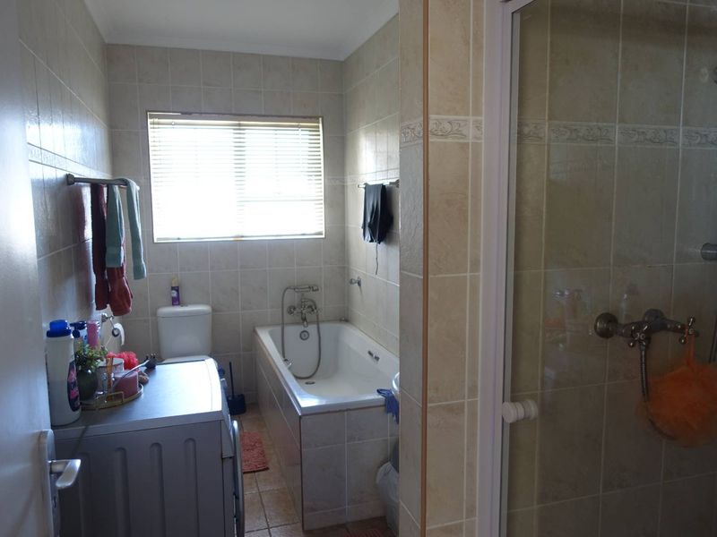 APARTMENT ON TOP FLOOR WITH BALCONY - Photo 6