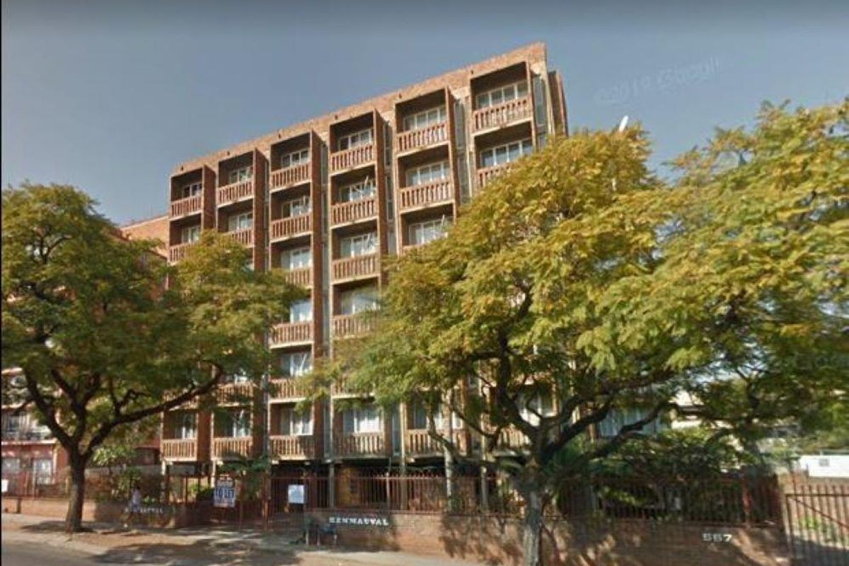 BACHELOR FLAT TO RENT IN ARCADIA - Photo 2