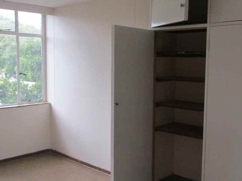 BACHELOR FLAT TO RENT IN ARCADIA - Photo 7