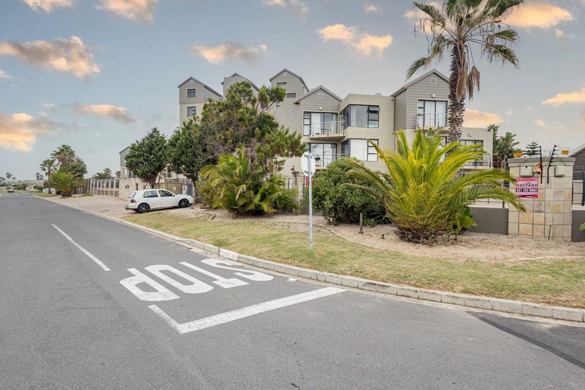 Welcome to Your Coastal Haven – A Warm and Inviting Ground Floor Apartment Just Moments from the Beach! - Photo 5