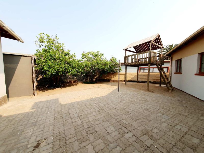 This property is centrally situated and walking distance to all amenities and the sea. - Photo 9