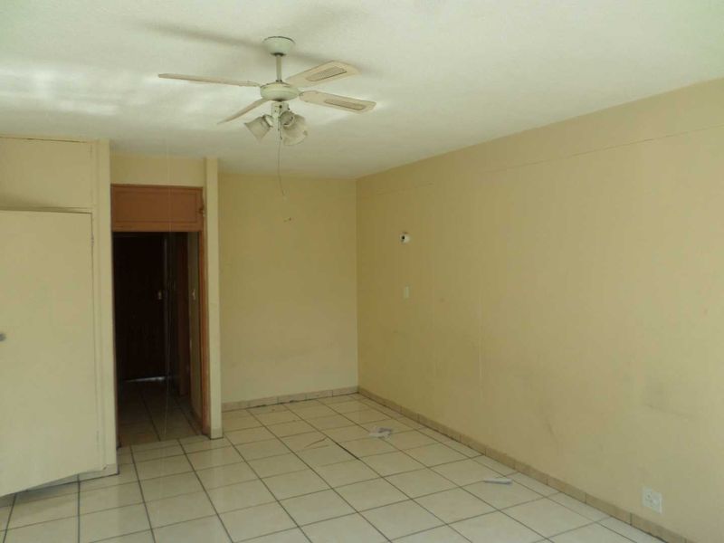 A BACHELOR FLAT TO RENT IN PRETORIA CENTRAL - Photo 8