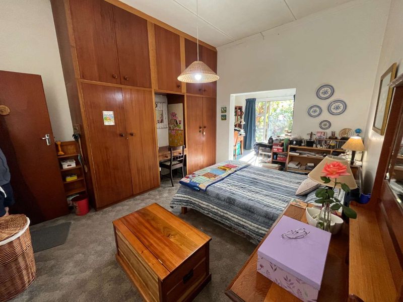 Charming and Spacious Family Home in a Sought-After Neighborhood - Photo 2