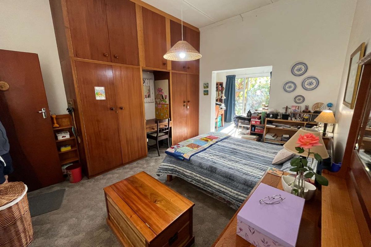 Charming and Spacious Family Home in a Sought-After Neighborhood - Photo 2