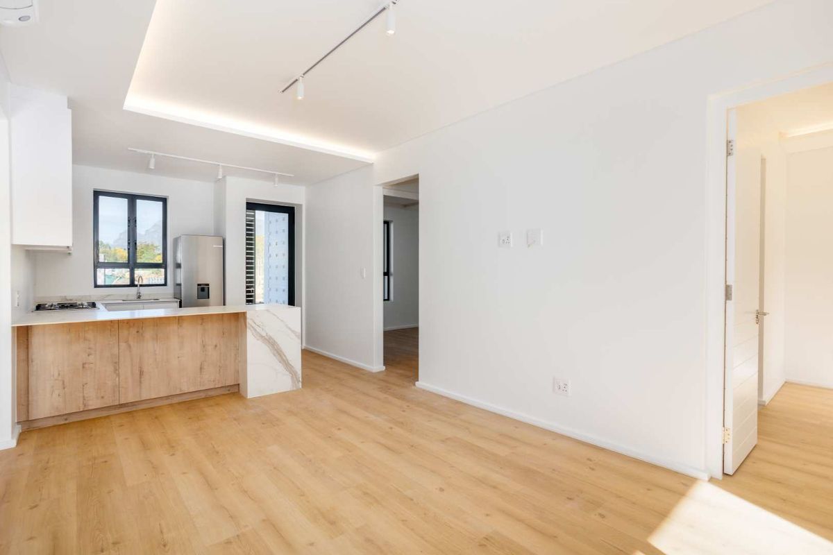 Modern Three-Bedroom Ground Floor Apartment in Val de Vie Vivante Village at Val de Vie Estate - Photo 4