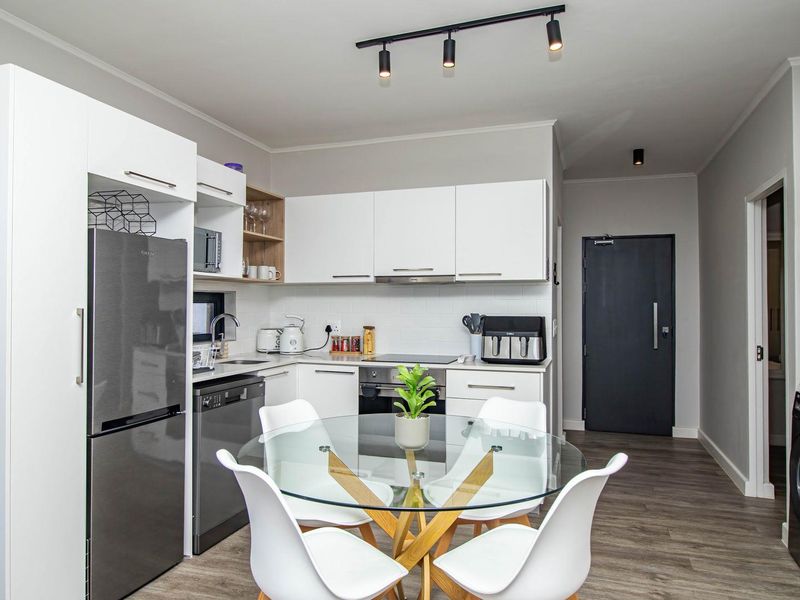 Stylish 2-Bed Apartment with Ocean Views in Mossel Cove - Price Includes VAT - No Transfer Duty - Photo 10