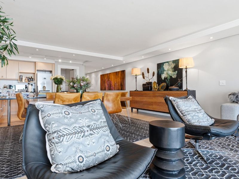 Expansive Front-Row Apartment | 200 sqm of Uninterrupted Ocean Views - Photo 8