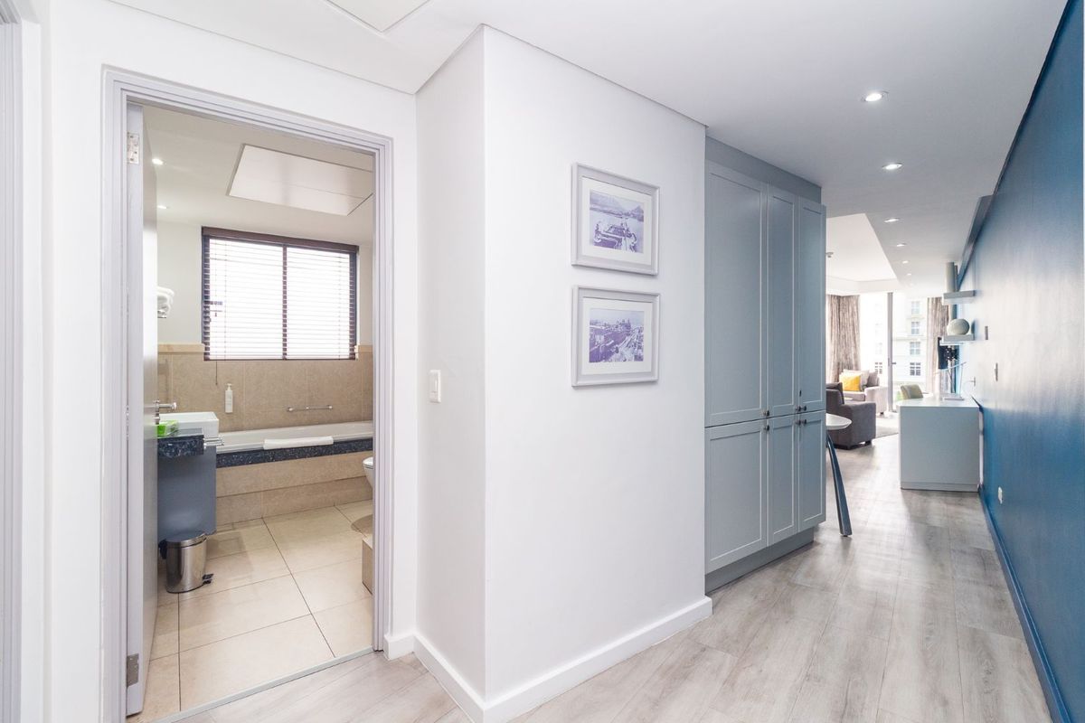 1 BEDROOM APARTMENT IN A MODERN HOTEL RENTAL POOL - Photo 5