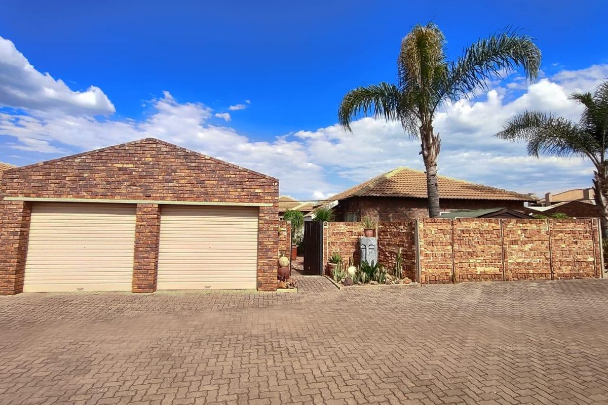 Modern 2-Bedroom Simplex for Sale in Andeon, Pretoria West – R850,000 - Photo 3