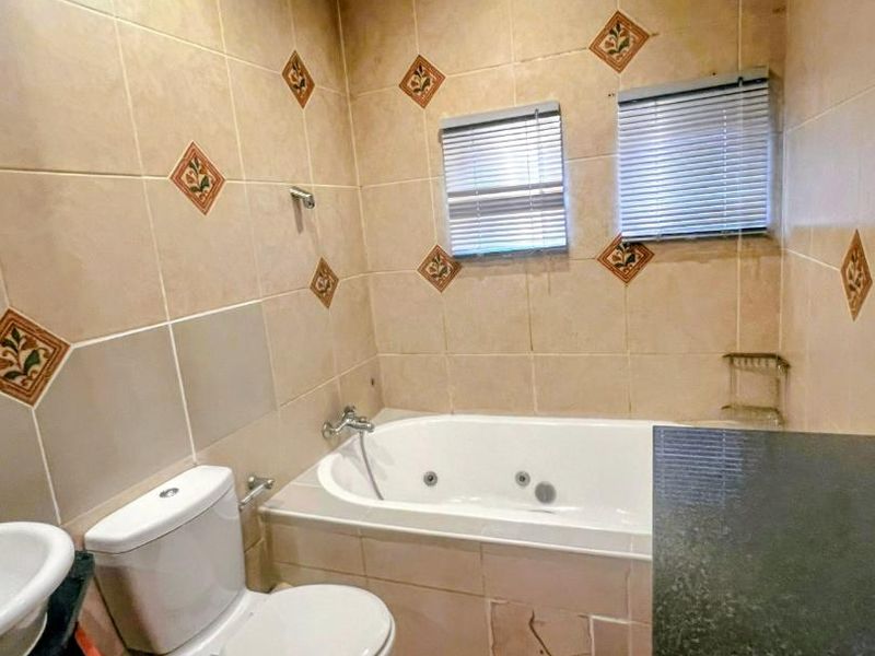 Bright Open-Plan Living Near Sandton CBD – Rent R12,000 - Photo 7
