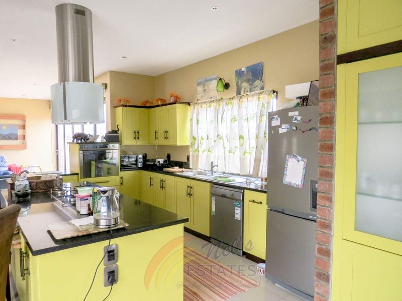 Spacious Family Home For Sale in Vogelstrand, Swakopmund - Photo 6