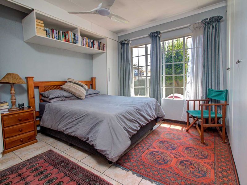 Spacious Corner Gem: Comfort & Convenience Await! - Photo 10