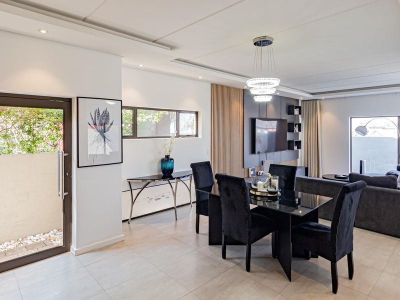 Sole and exclusive mandate. Beautiful spacious 4 bedroom 3 bath house - Photo 4